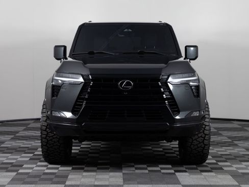 Used 2025 Lexus GX 550 w/ Cold Area Package AWD/4WD image 12