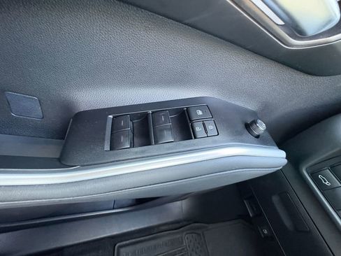 Used 2025 Toyota Highlander XLE image 15