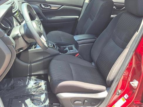 Used 2020 Nissan Rogue SV FWD image 15