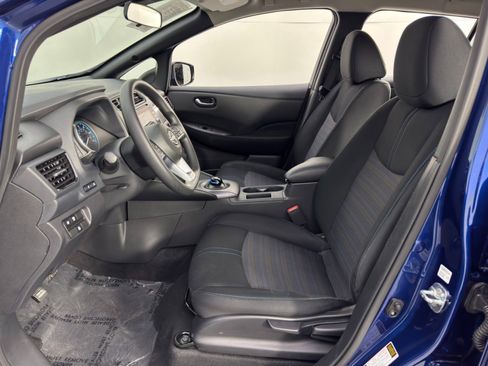 Used 2023 Nissan Leaf S image 15