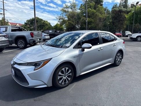 Used 2020 Toyota Corolla LE w/ Carpet Mat Package (TMS) FWD image 8