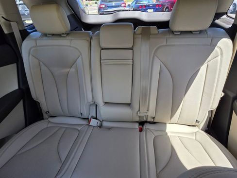 Used 2017 Lincoln MKX Reserve w/ Luxury Package AWD/4WD image 19