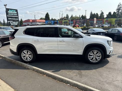 Used 2024 GMC Acadia Elevation AWD/4WD image 10