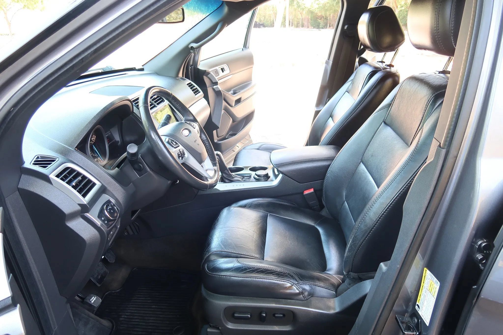Used 2013 Ford Explorer XLT AWD/4WD image 13