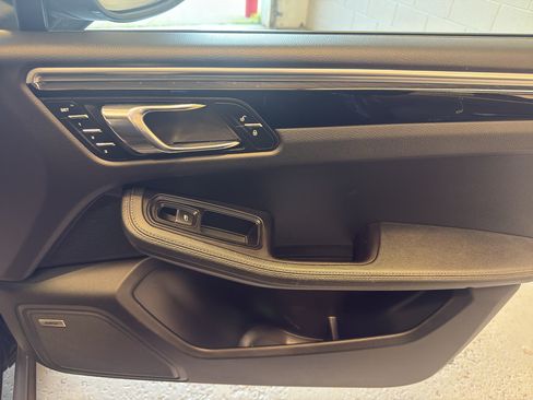 Used 2017 Porsche Macan AWD/4WD image 24