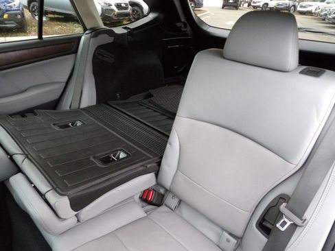 Used 2018 Subaru Outback 2.5i Limited image 24