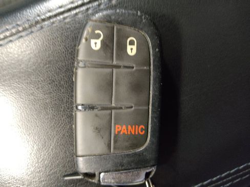 Used 2022 Jeep Compass Latitude FWD image 32