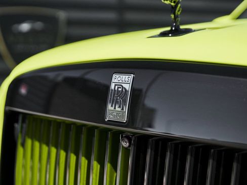 Used 2024 Rolls-Royce Cullinan AWD/4WD image 9