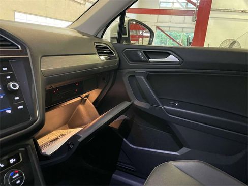 Used 2022 Volkswagen Taos S image 33