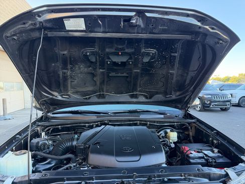 Used 2015 Toyota Tacoma PreRunner image 22