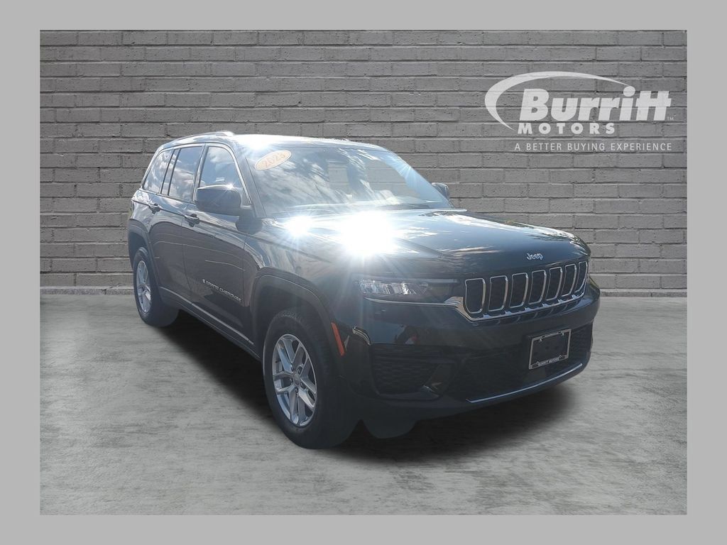 Used 2023 Jeep Grand Cherokee Laredo w/ Luxury Tech Group I AWD/4WD 360° Tour