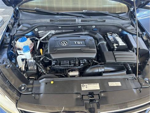 Used 2017 Volkswagen Jetta SEL FWD image 19