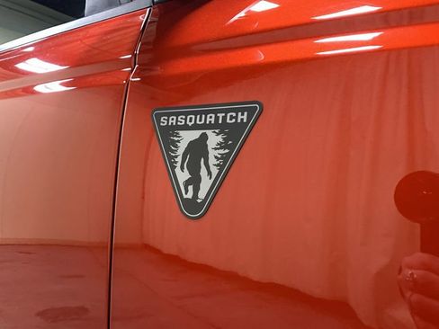 Used 2023 Ford Bronco Base w/ Sasquatch Package image 10