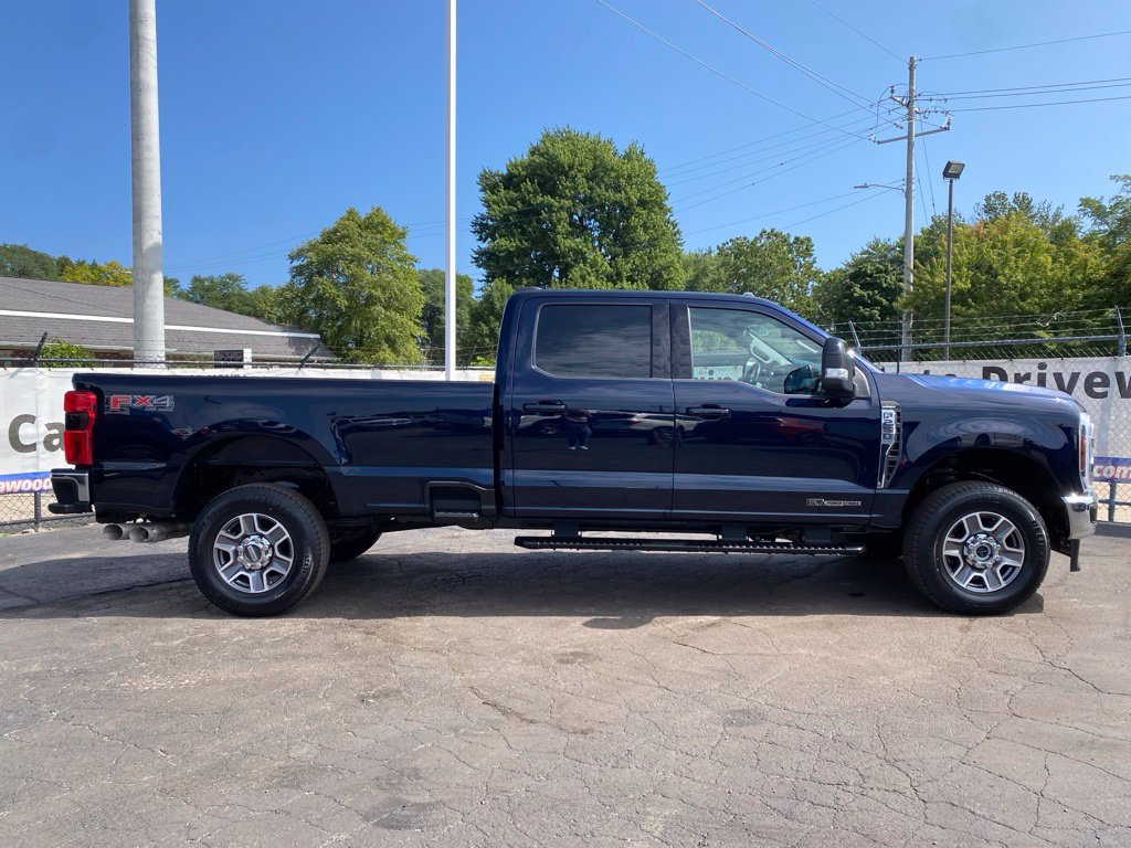 Used 2024 Ford F250 Lariat AWD/4WD image 2