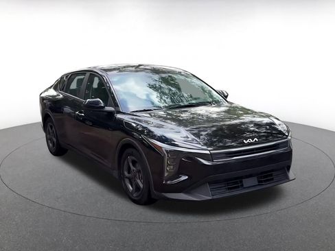 Used 2025 Kia K4 LXS image 3
