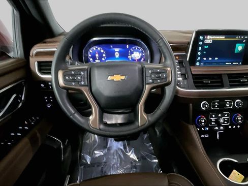 Used 2024 Chevrolet Suburban High Country w/ Premium Package 2 AWD/4WD image 6