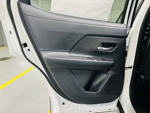 New 2025 Nissan Kicks SV image 24