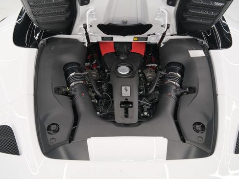 Used 2023 Ferrari F8 Tributo RWD image 49