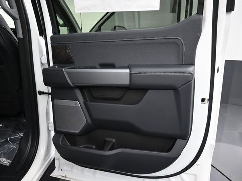 New 2026 Ford F250 Lariat w/ Chrome Package image 21