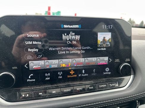 Used 2023 Nissan Rogue SL w/ SL Premium Package image 19