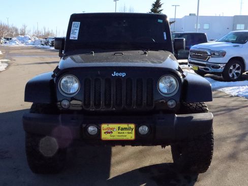 Used 2018 Jeep Wrangler Unlimited Sahara w/ Connectivity Group image 2