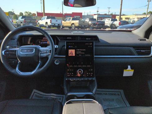 Used 2026 GMC Terrain Elevation w/ Elevation Premium Package FWD image 12