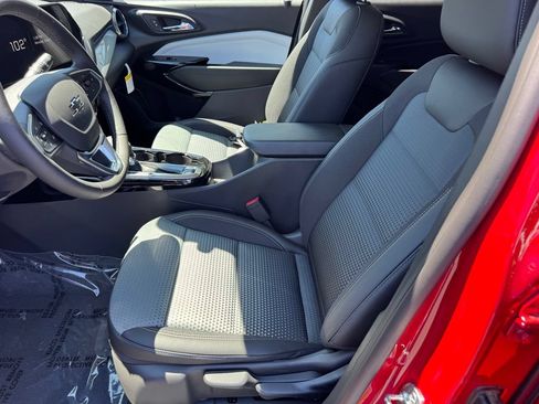 New 2026 Chevrolet Trax LT w/ Midnight Edition FWD image 14