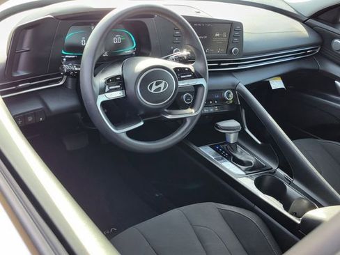 Certified 2025 Hyundai Elantra Blue image 3