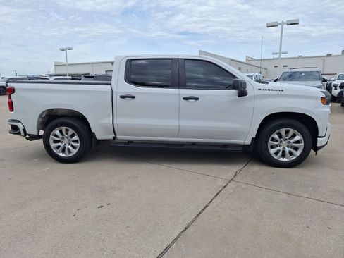 Used 2022 Chevrolet Silverado 1500 Custom w/ LPO, Dark Essentials Package RWD image 7