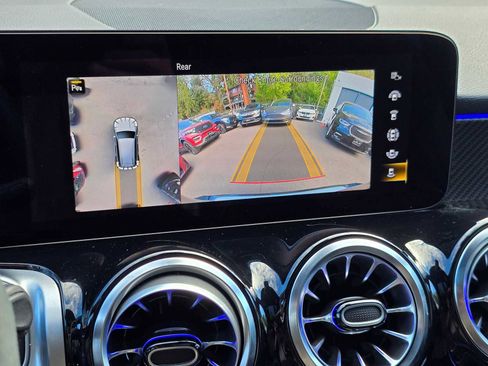 Used 2023 Mercedes-Benz GLB 35 AMG 4MATIC image 30