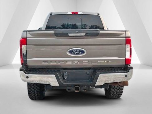 Used 2019 Ford F250 Lariat w/ Lariat Value Package AWD/4WD image 6
