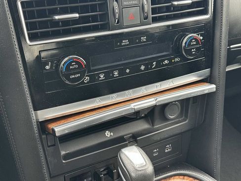 Used 2024 Nissan Armada SL w/ Captain's Chairs Package AWD/4WD image 32