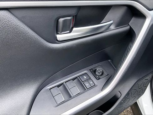 Certified 2025 Toyota RAV4 XSE image 32