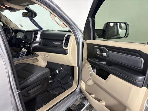Used 2019 RAM 1500 Big Horn RWD image 32