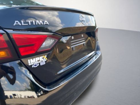 Used 2025 Nissan Altima 2.5 SV FWD image 30