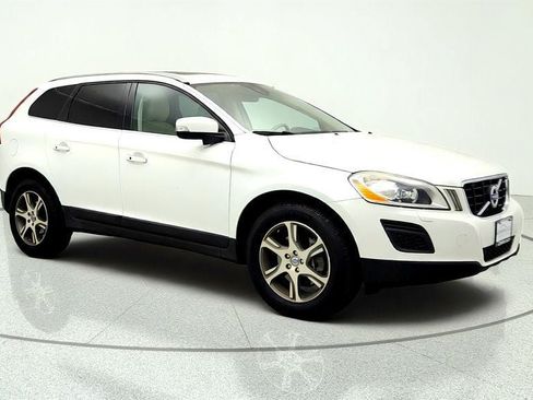 Used 2013 Volvo XC60 T6 AWD/4WD image 3