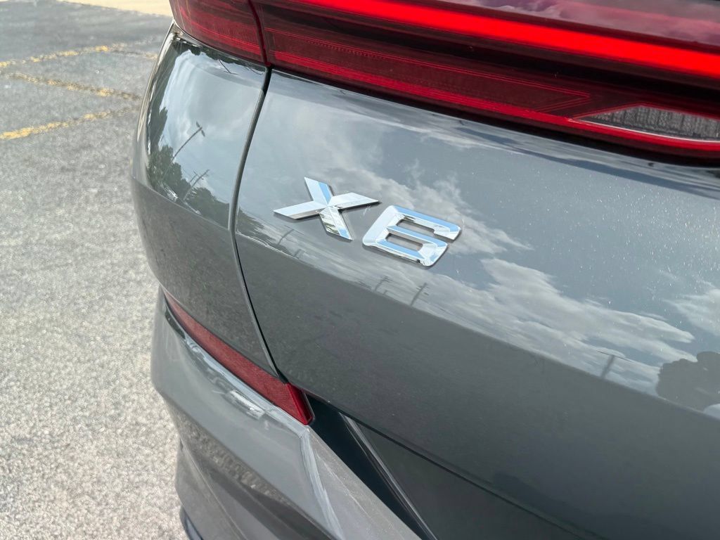 Used 2023 BMW X6 xDrive40i AWD/4WD image 10