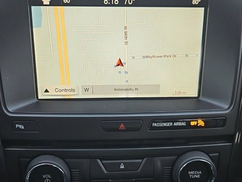Used 2018 Ford Explorer XLT w/ Equipment Group 202A FWD image 12