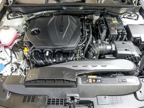 Used 2025 Hyundai Sonata SEL FWD image 30