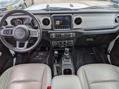 Used 2023 Jeep Gladiator Overland AWD/4WD image 16