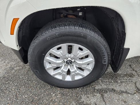 Used 2023 Nissan Frontier SV w/ SV Convenience Package AWD/4WD image 12