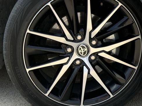 Used 2024 Toyota Camry SE FWD image 9