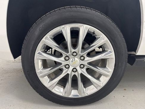 Used 2019 Chevrolet Suburban Premier w/ Premier Plus Edition image 39