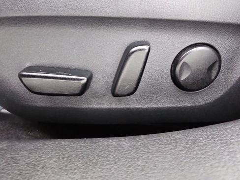 Used 2024 MAZDA MAZDA3 s FWD image 36