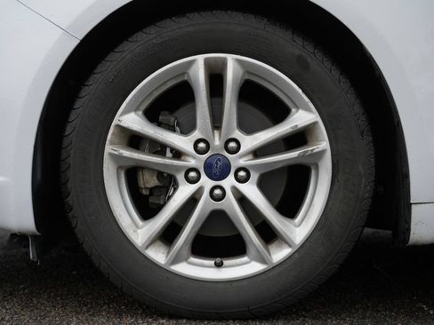 Used 2018 Ford Fusion SE FWD image 11