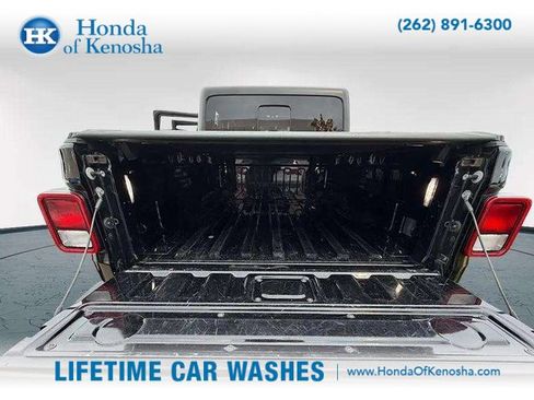 Used 2020 Jeep Gladiator Sport w/ Technology Group image 15