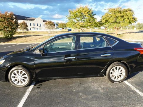 Used 2019 Nissan Sentra S w/ Appearance Package FWD image 8