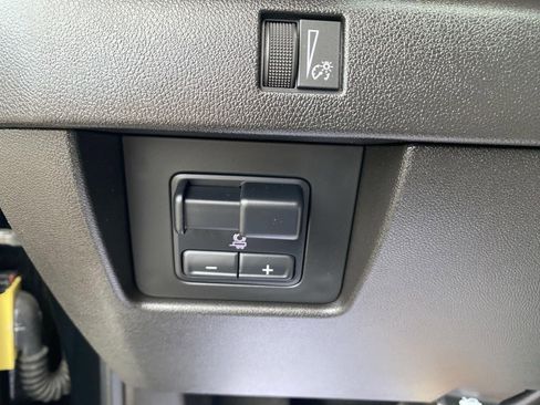 Used 2023 GMC Canyon Denali AWD/4WD image 37
