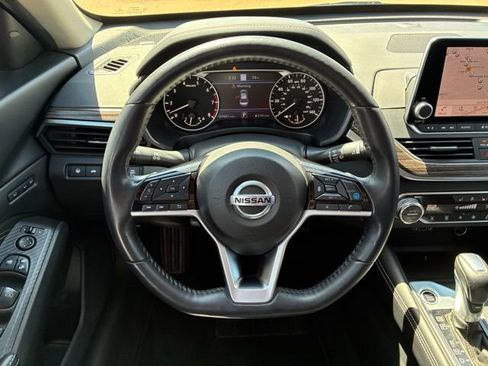 Certified 2019 Nissan Altima 2.5 Platinum image 14