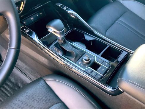 Used 2023 Kia Sorento SX image 16